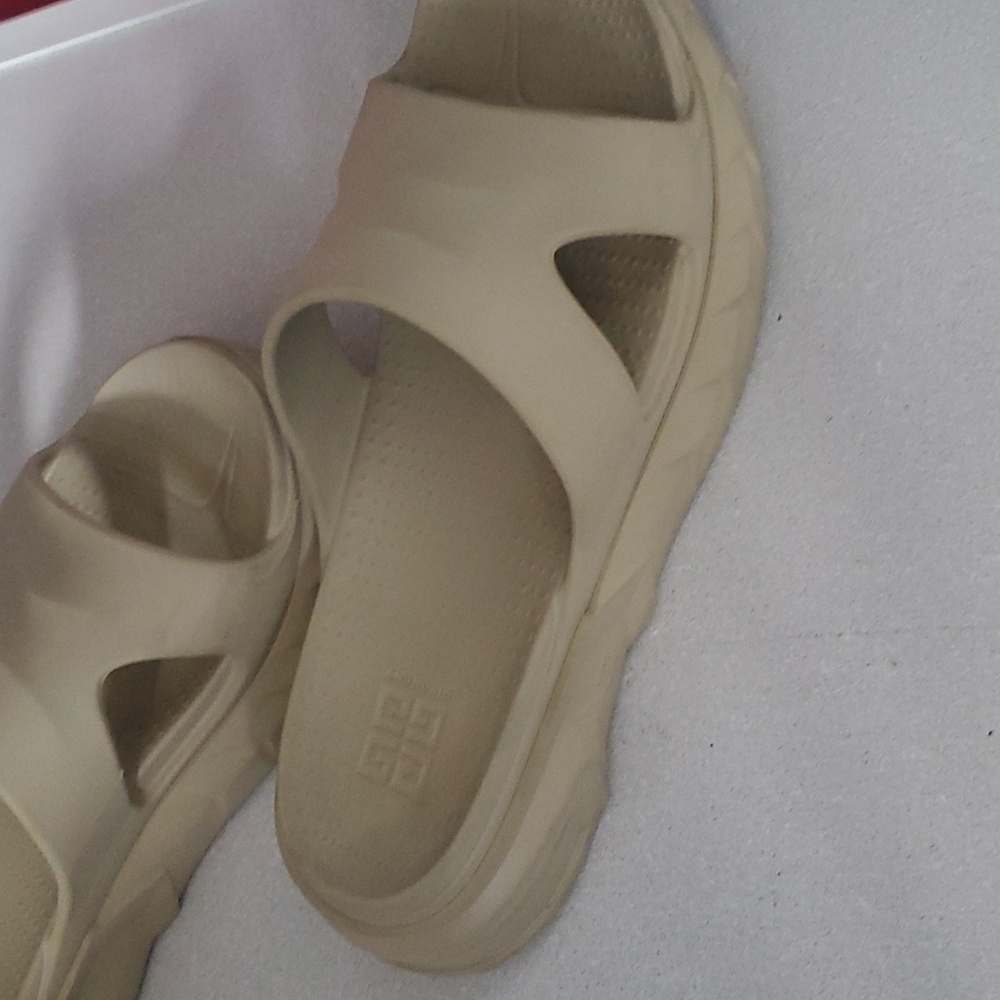 Givenchy Sand Color Slides Size 12 Marshmallow - image 6